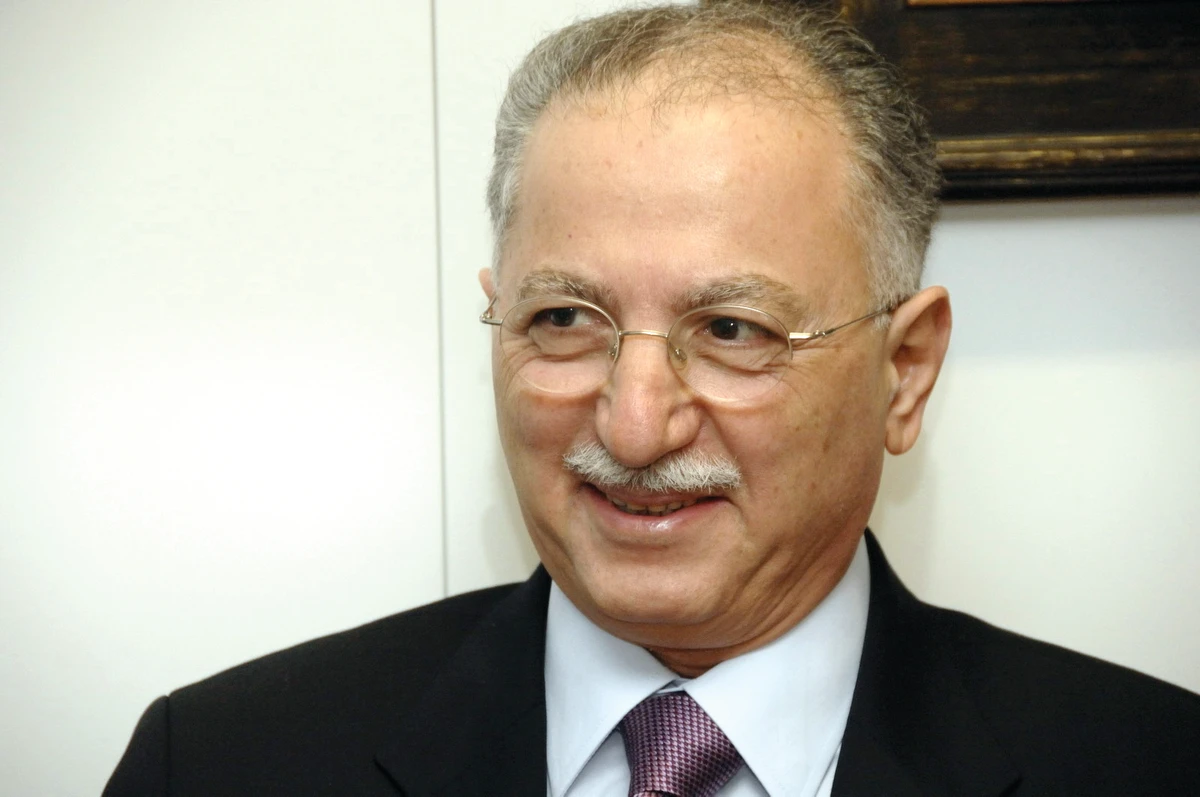 Syrian crisis needs a two-pronged approach: OIC chief