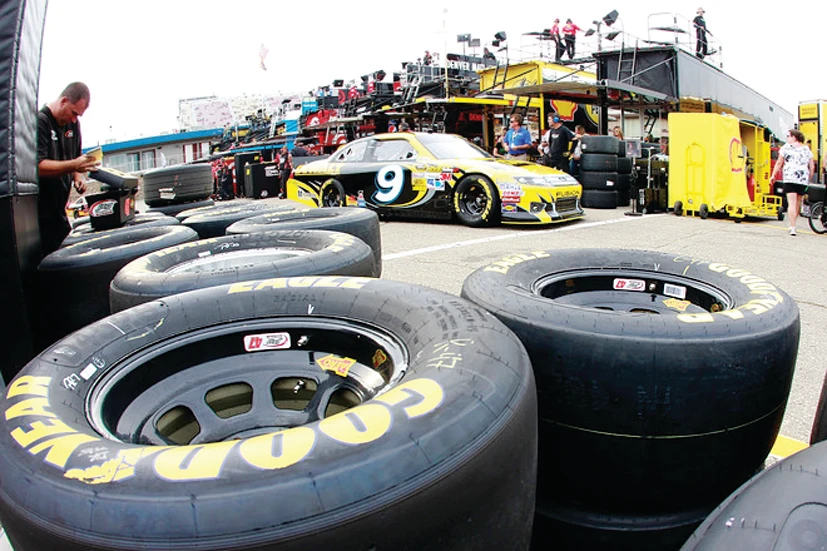 Ambrose takes Sprint Cup pole at over 203 mph