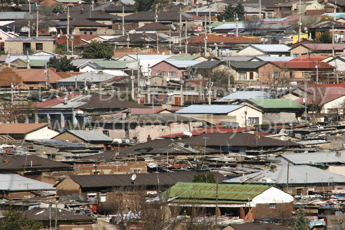 Joburg’s Alexandra township,
symbol of inequity, turns 100