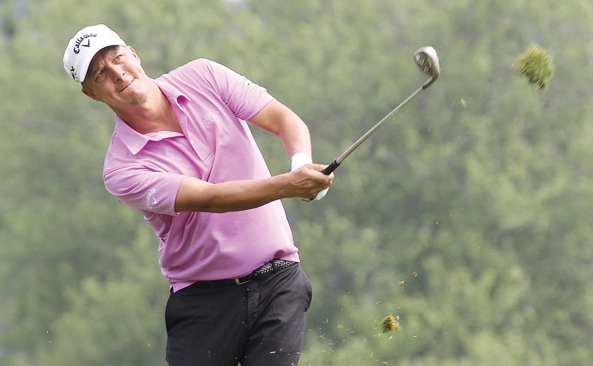 Jacobson leads as rain mars Travelers Championship