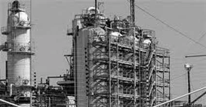 Brief boost for Europe refiners from crude drop
