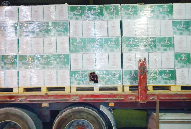 Customs officers seize 18,000 liquor bottles