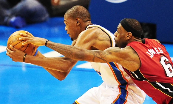 Durant shows his swagger in finals opener