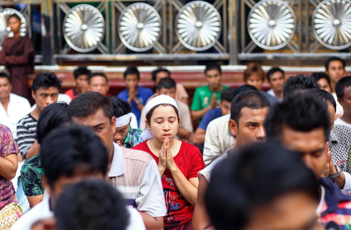 Myanmar beefs up security amid sectarian clashes