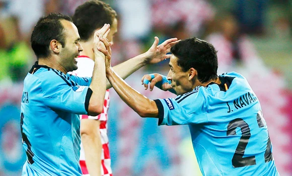 Italy through as Spain edge Croatia