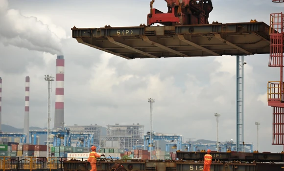 Euro zone business activity shrinks; US, China output slows