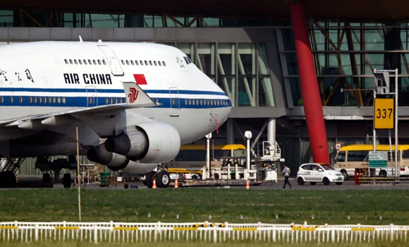Oil price drop seen as mixed blessing for airlines
