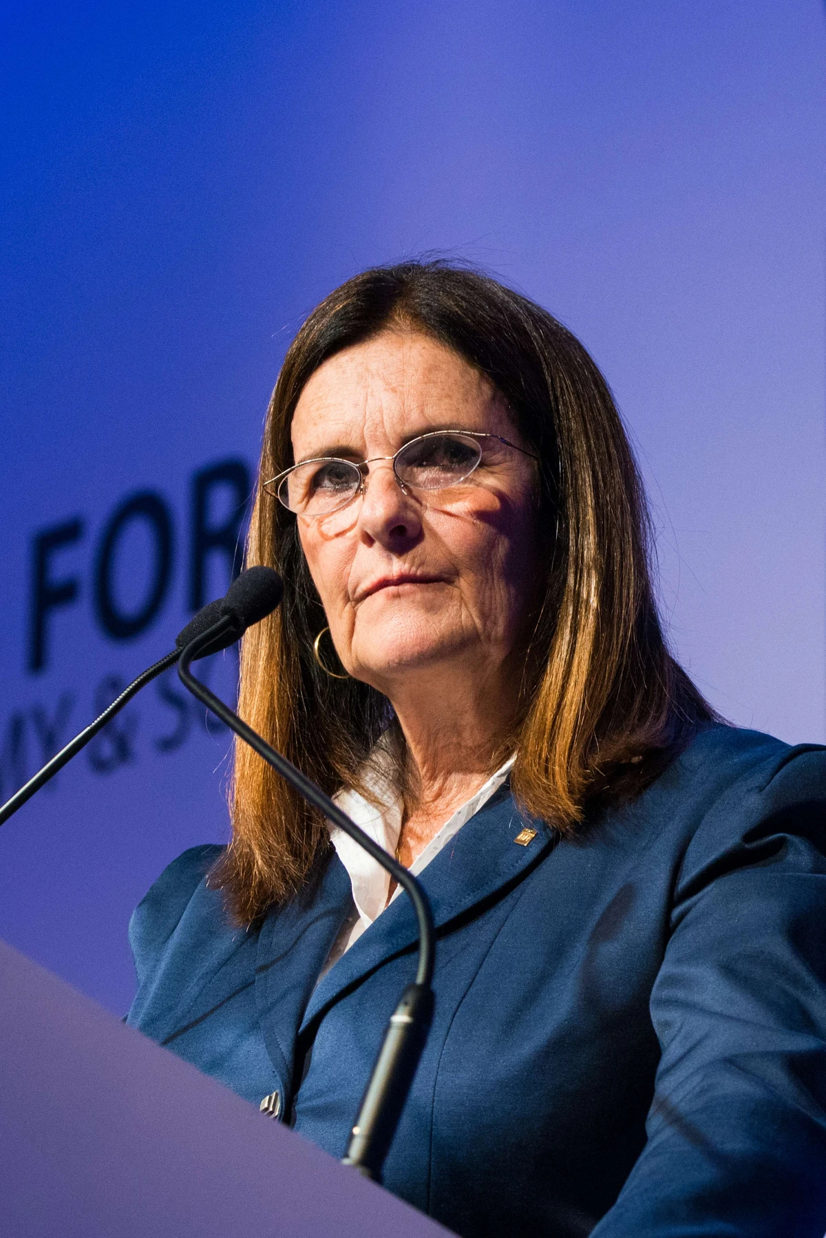 Petrobras cuts oil, gas output goals in new plan