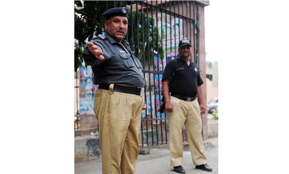 ’Diet or quit’ Pakistan tells pot-bellied police