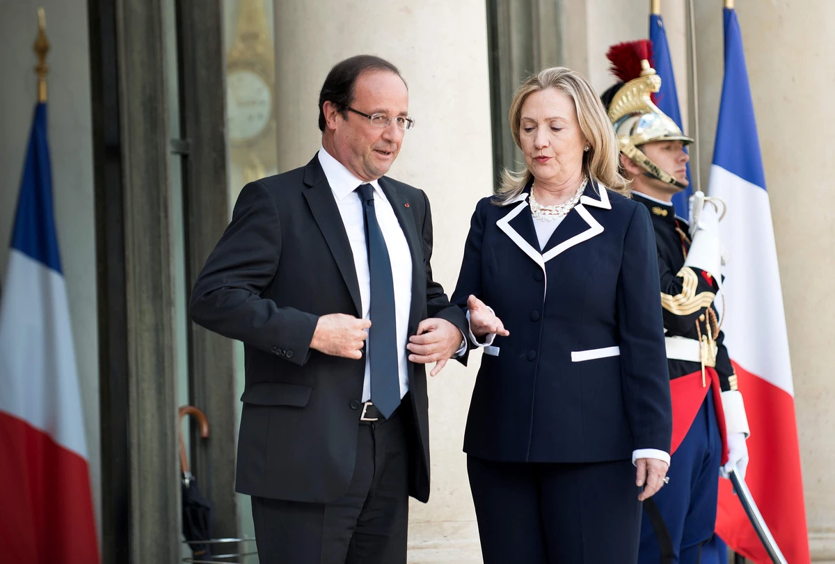 World pressures defiant Assad to quit