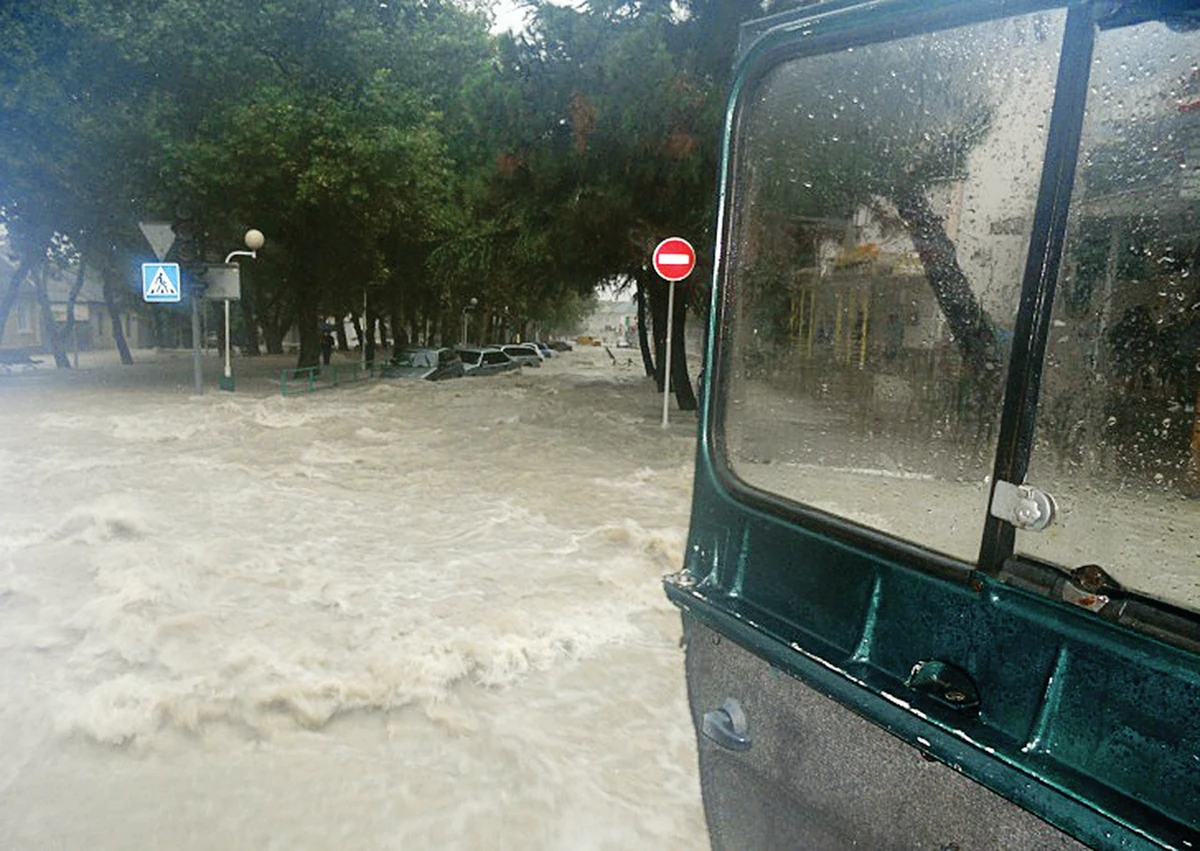 103 die as floods cause havoc in Russia