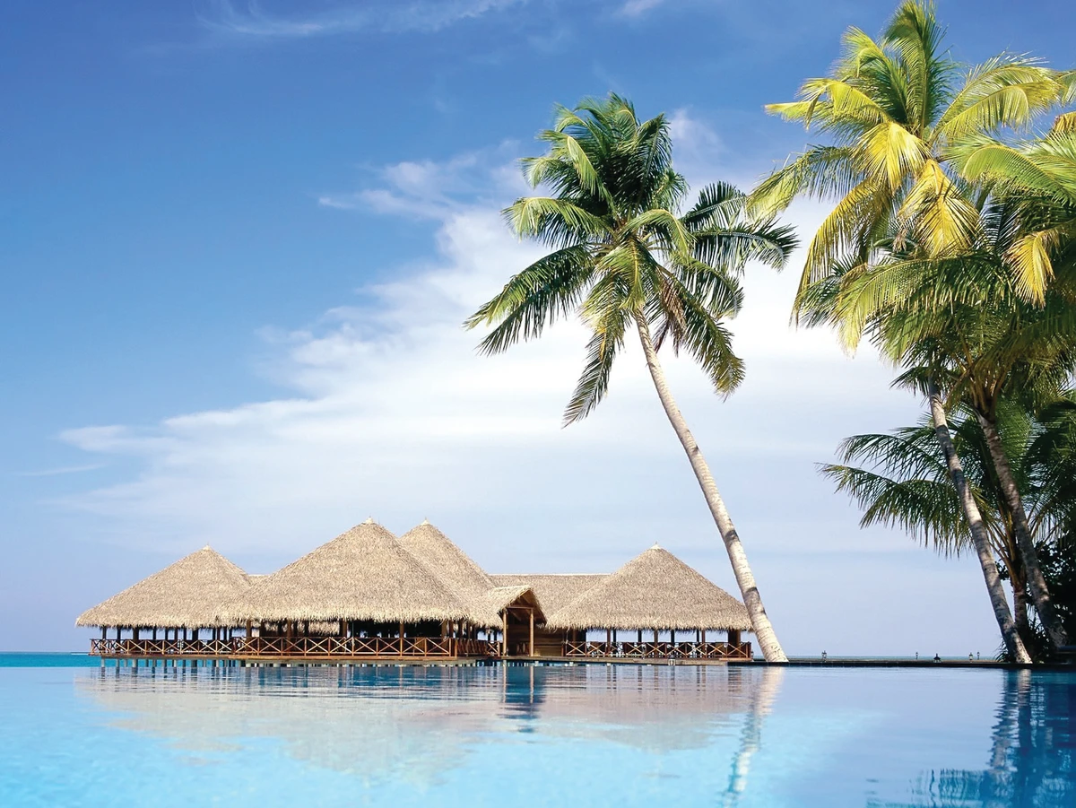 Maldives eyes $ 100 m tourist tax for CO2 plan