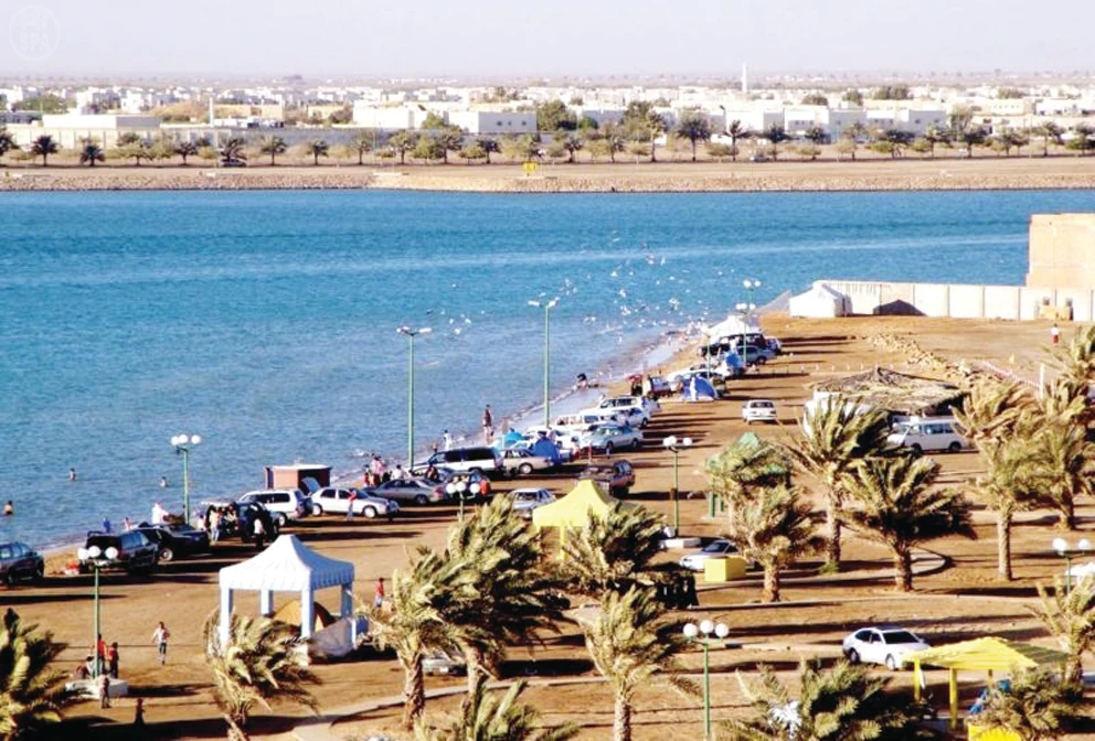 Madinah residents spend vacation on Yanbu shores