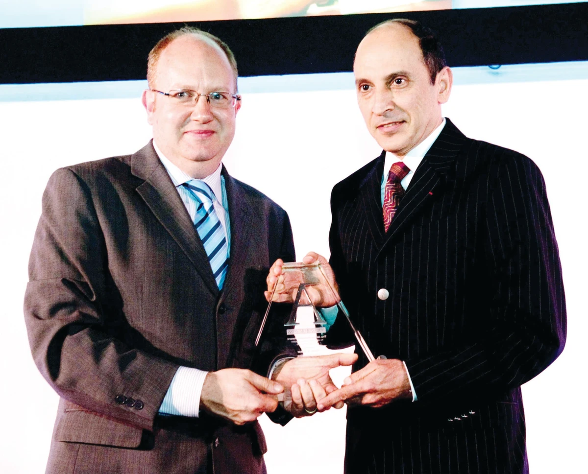 Qatar Airways CEO receives Airline Business accolade