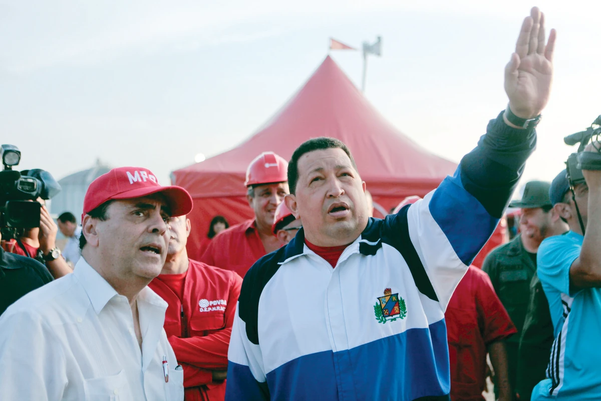 Chavez says Venezuela not a threat to US