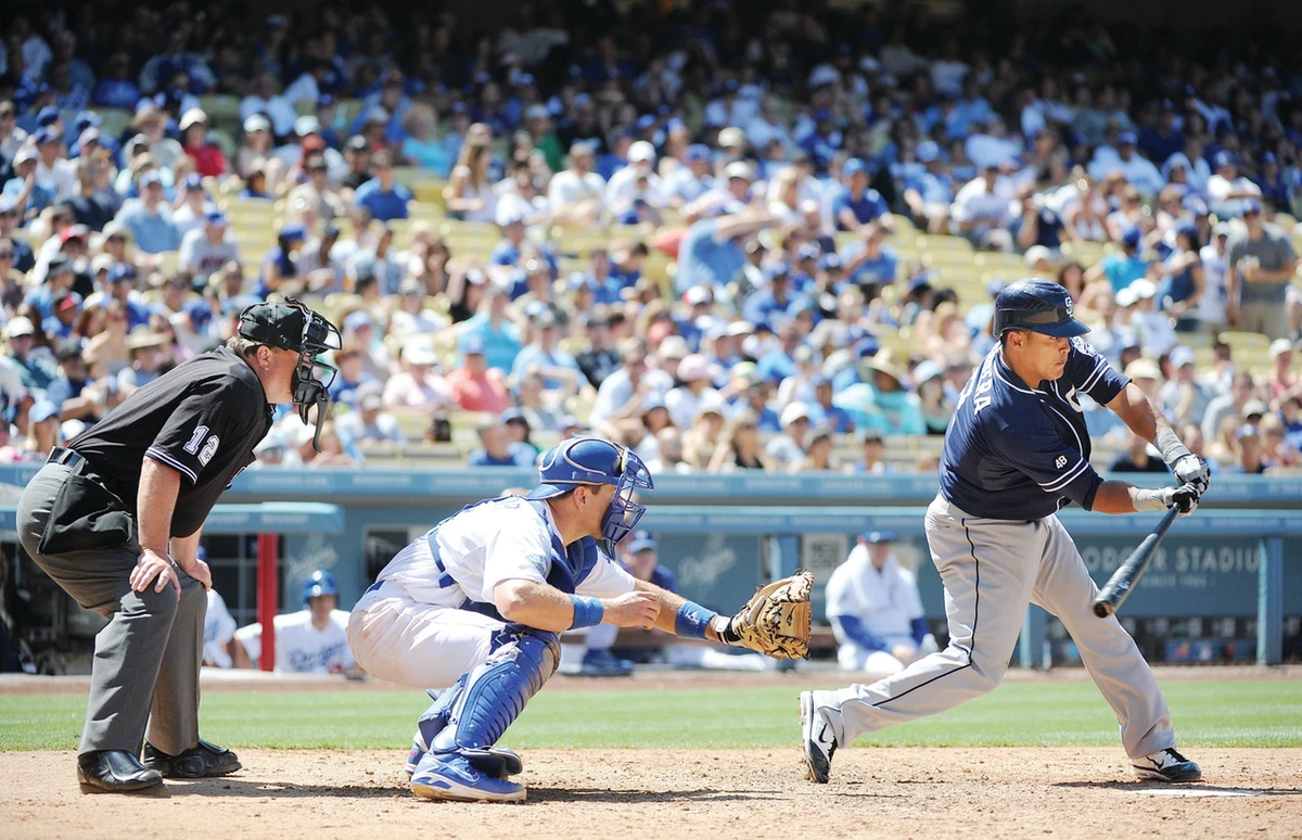Padres score 6 unearned runs to beat Dodgers 7-2