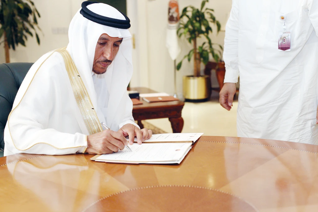 RCJY chief signs contracts for Jubail projects