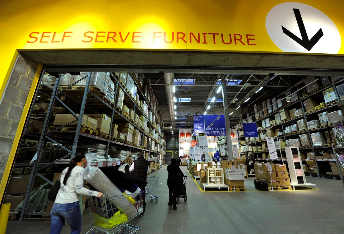 UK retailers feel pain of rain and recession