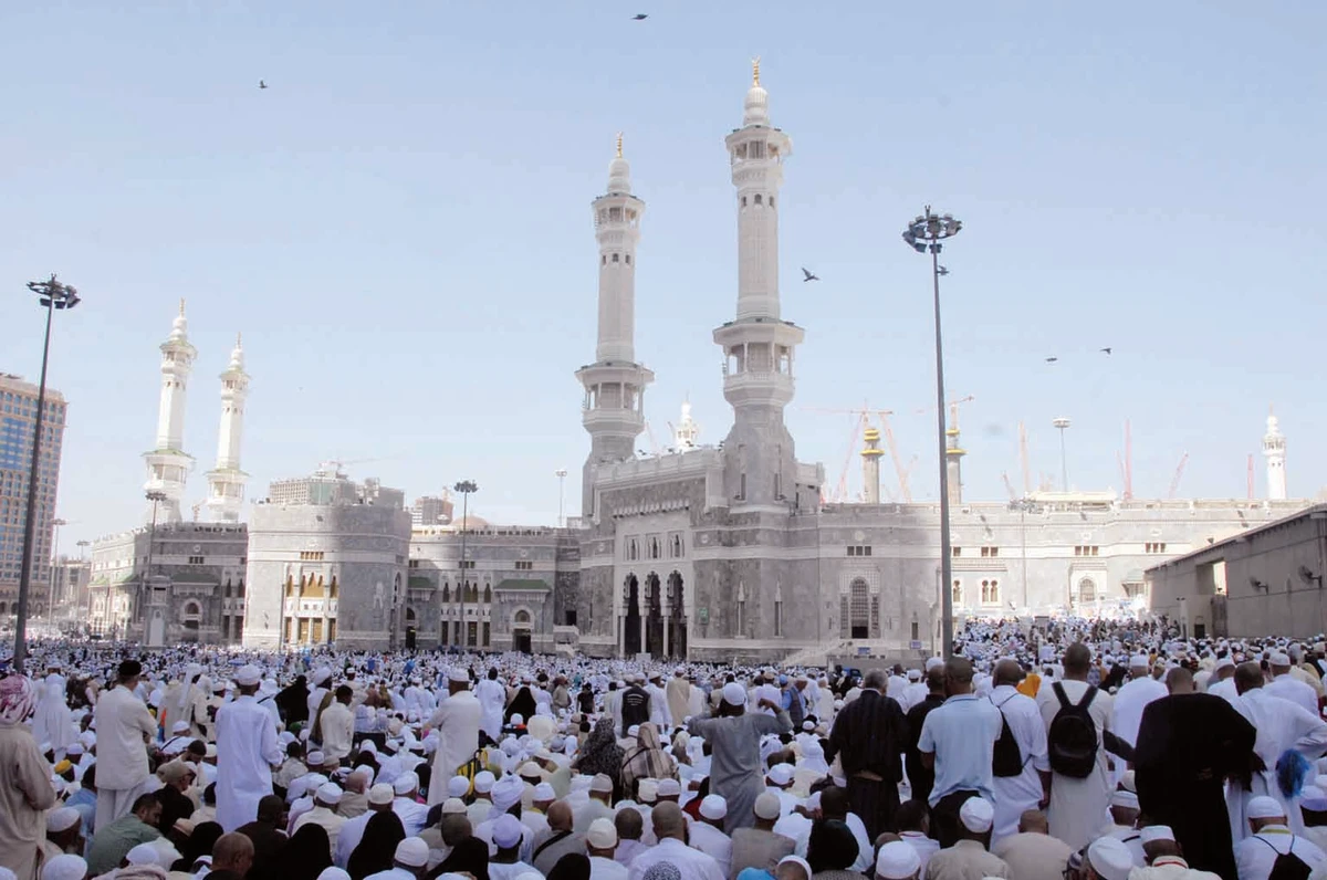 2.5 million throng Two Holy Mosques