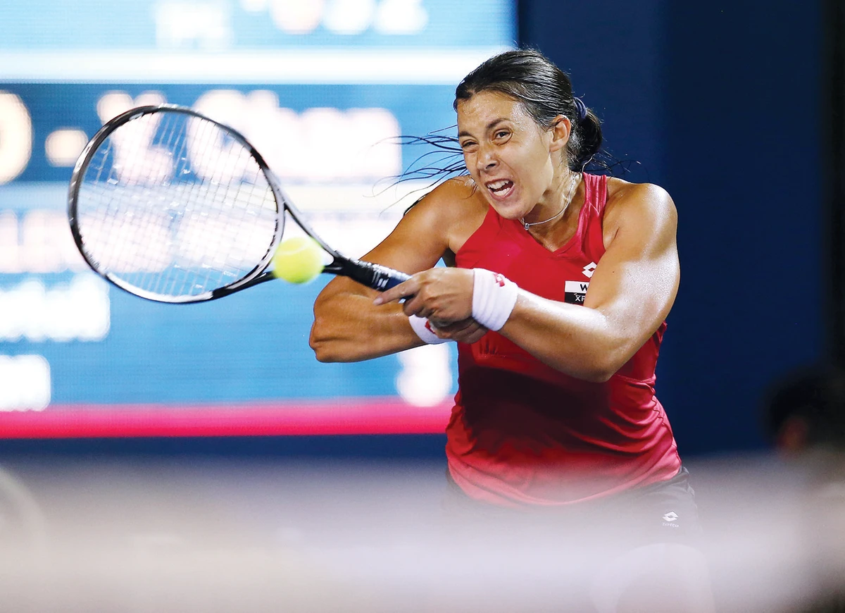 Top-seeded Bartoli advances to Carlsbad final
