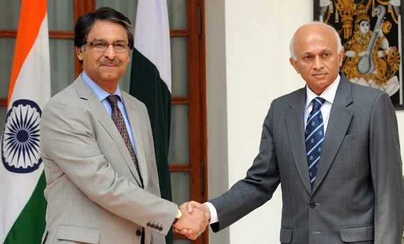 Fresh tensions cloud India, Pakistan peace talks