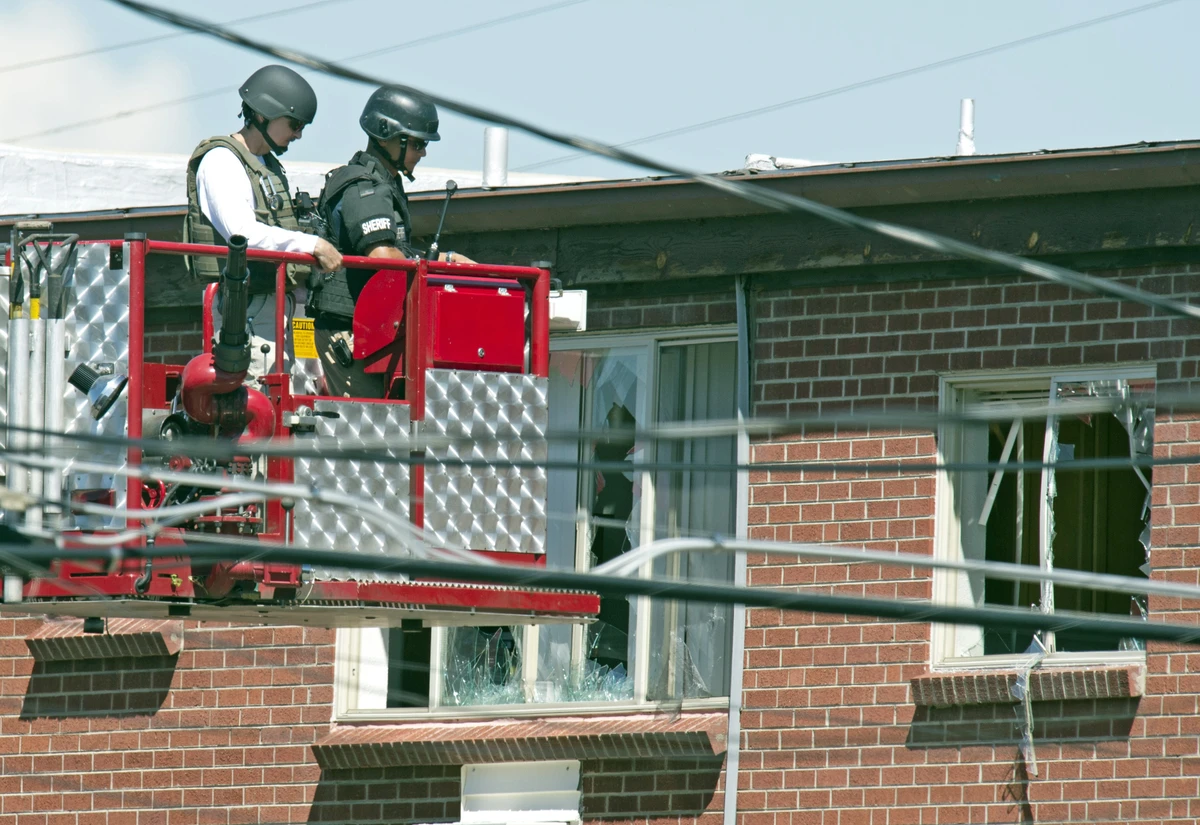Bomb squads disarm traps at Colorado suspect’s apartment