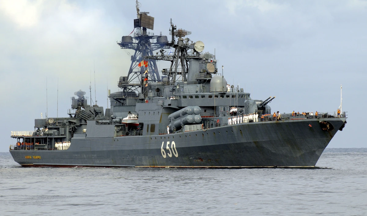 Russia sends naval flotilla to Syrian port: report