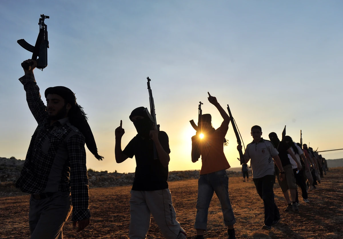 Assad’s regime in its final days; Syrian borders in rebel hands