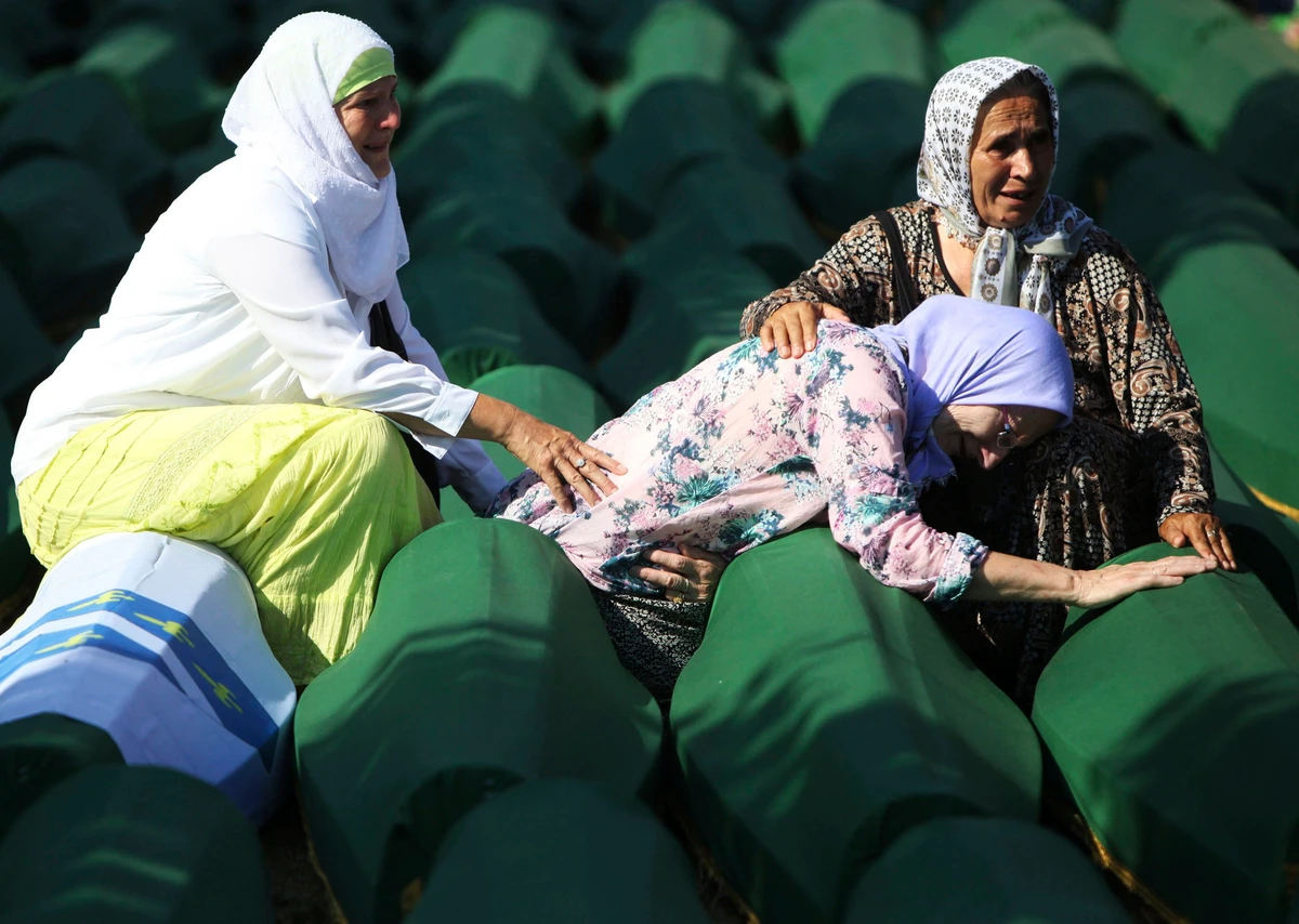 Bosnians to bury 520 Srebrenica genocide victims