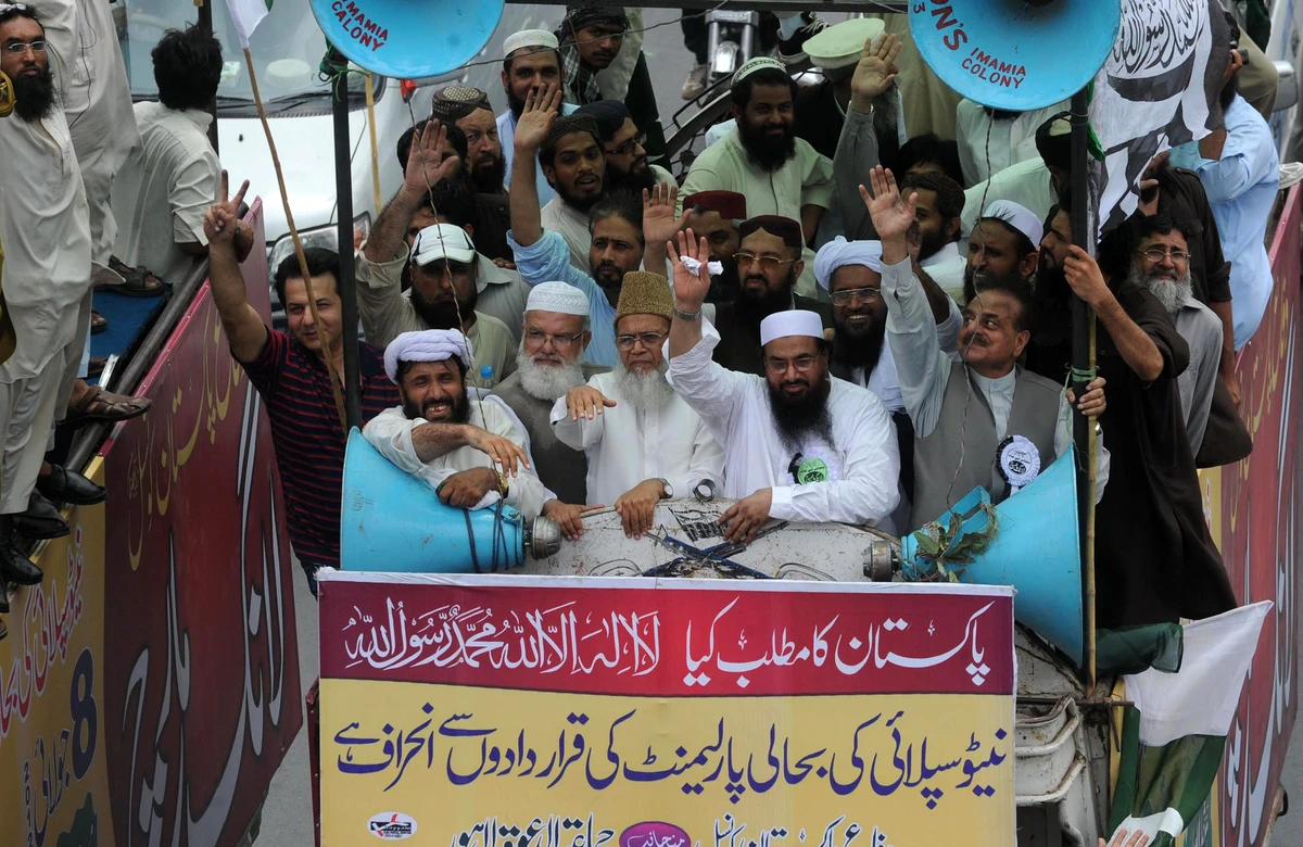 Militants protest NATO supply line in Pakistan