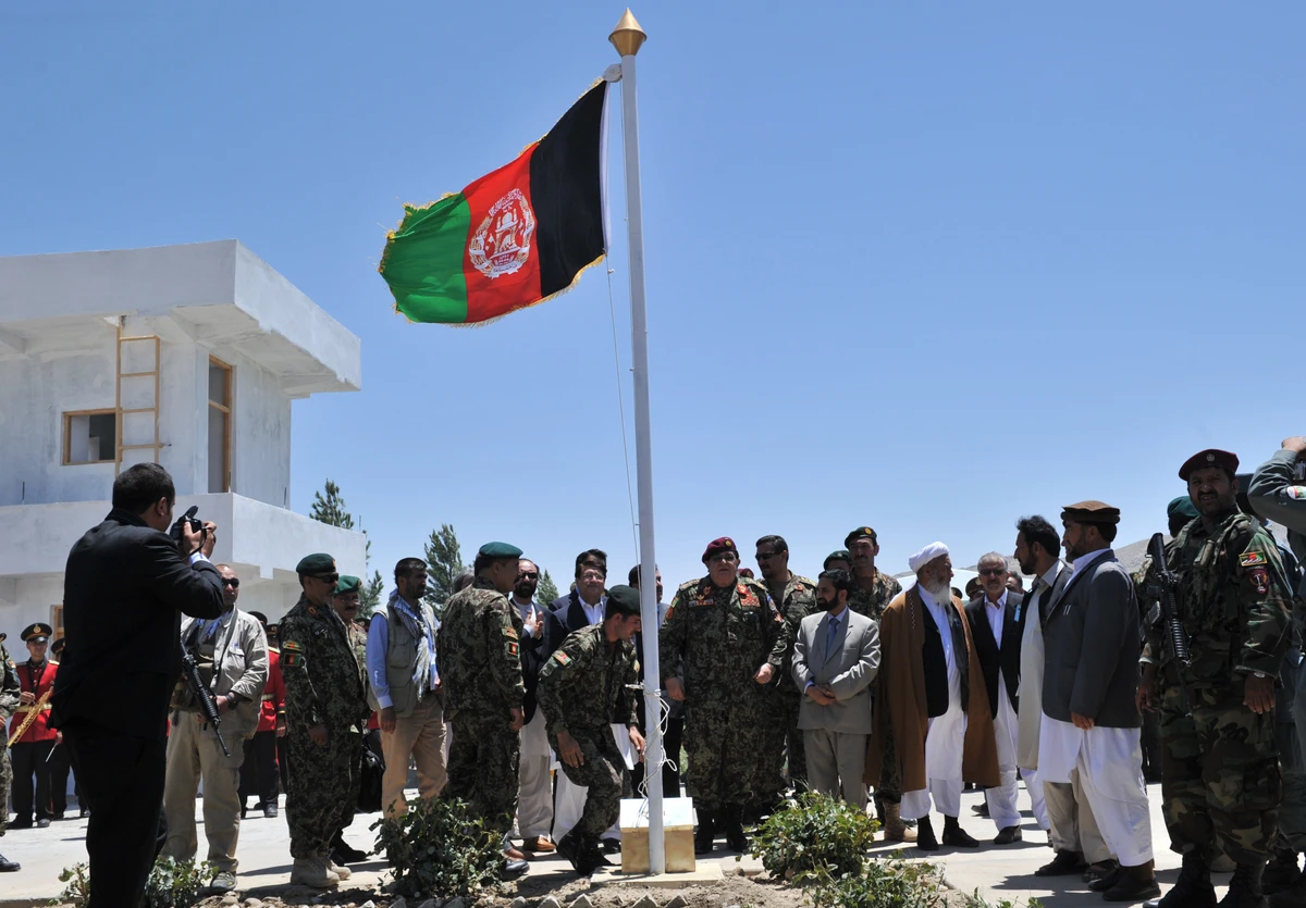 Man in Afghan uniform wounds 5 NATO soldiers