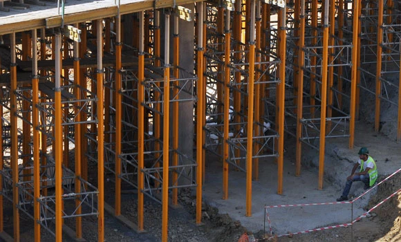 Construction drop dents UK hopes of end to recession