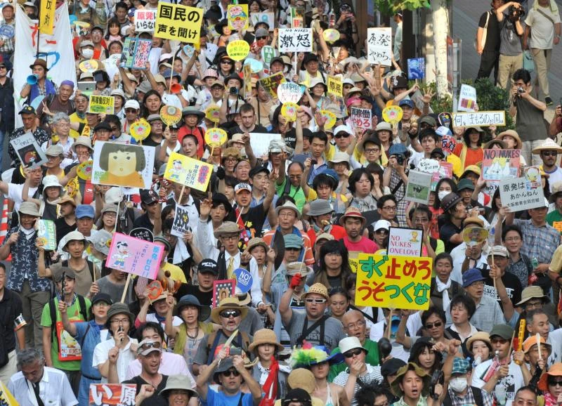 Thousands protest outside Parliament against nuclear power in Japan