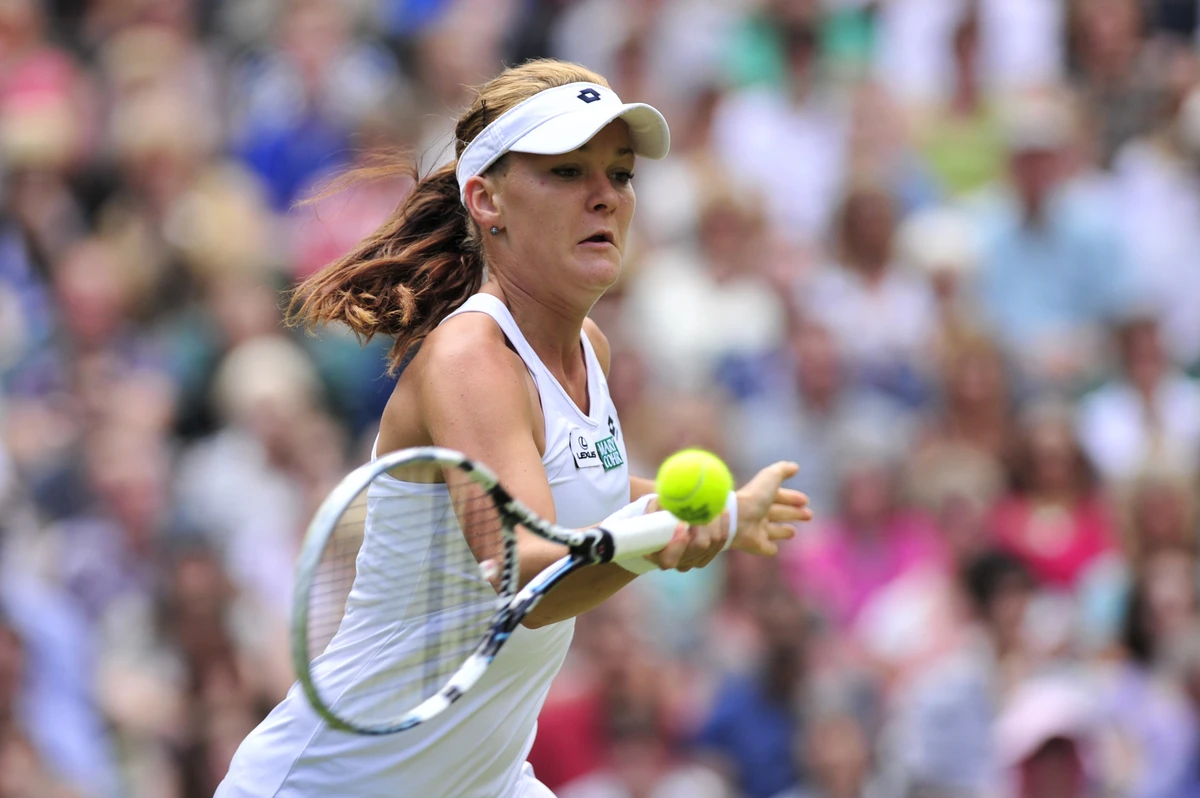 Power vs. poise as Serena tackles Radwanska