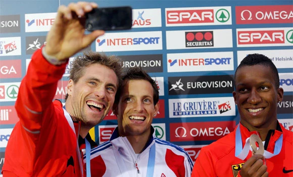 Lavillenie defends Euro pole vault title