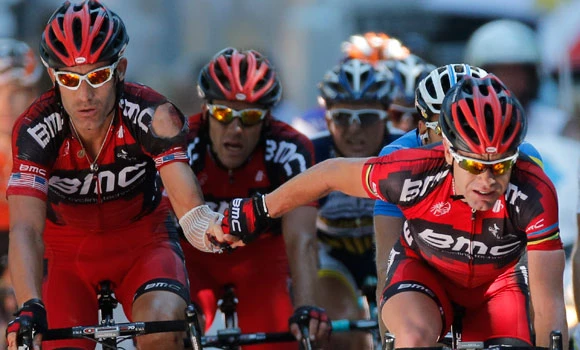 Evans concedes defeat in Tour de France after losing time