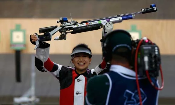 China wins 1st gold at London Olympics