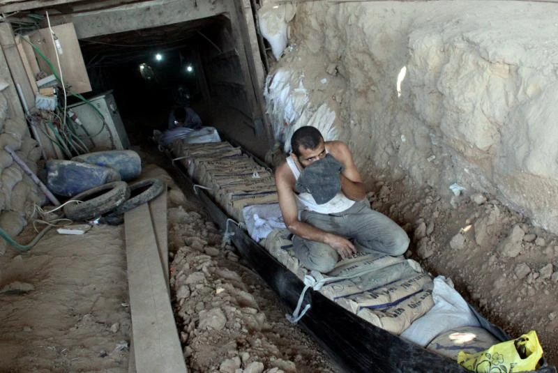 Egypt blocks 120 tunnels in the Sinai