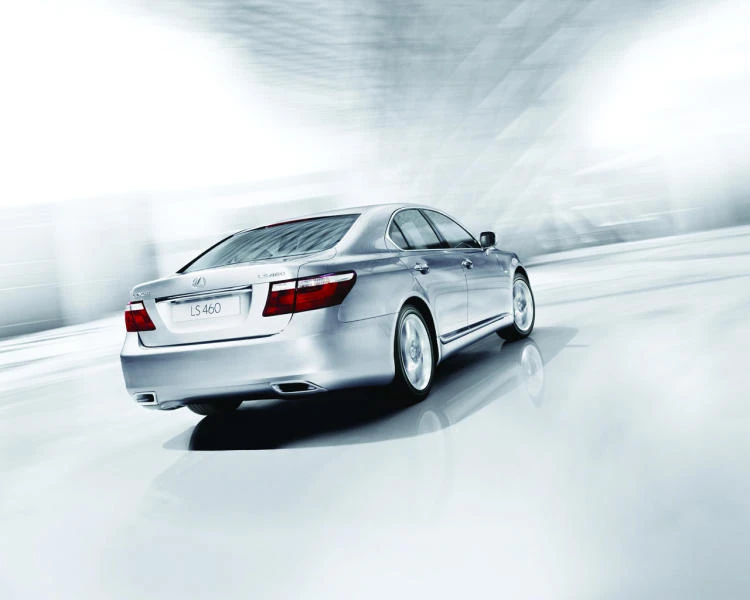 LEXUS LS 460: Smooth, refined, instantly responsive