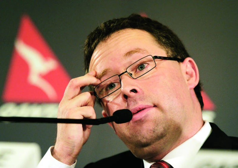 Qantas dives into red, scraps jet orders