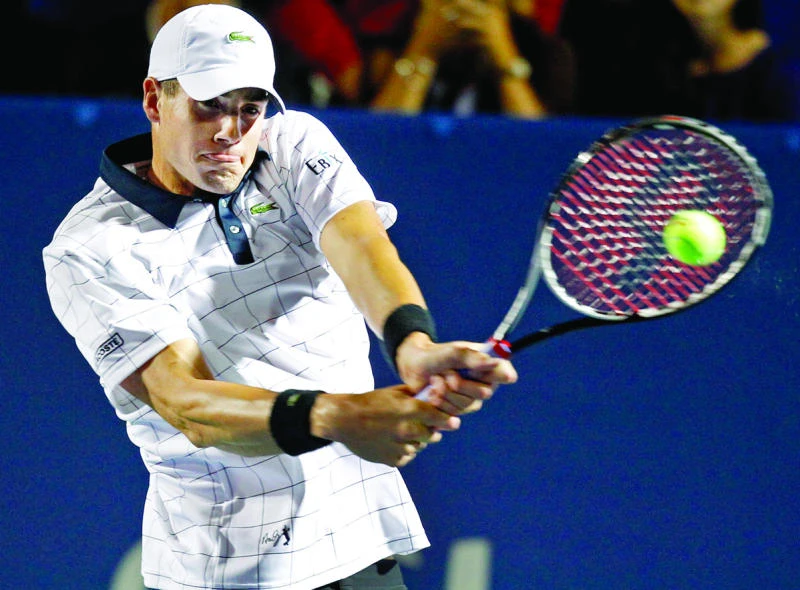 Isner advances, Roddick falls in Winston-Salem