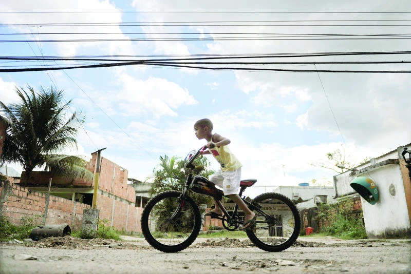 Rio favela dwellers resist eviction for 2016 Olympics