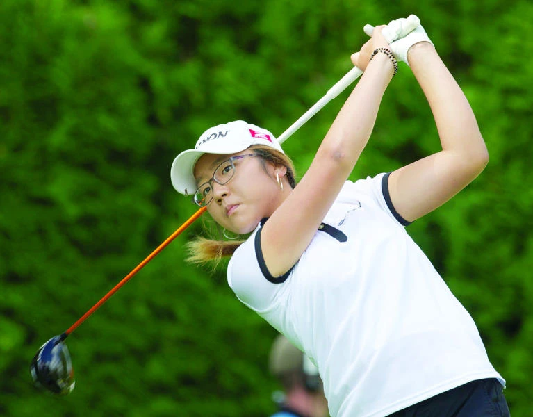 15-year-old Lydia Ko shares lead in Canada