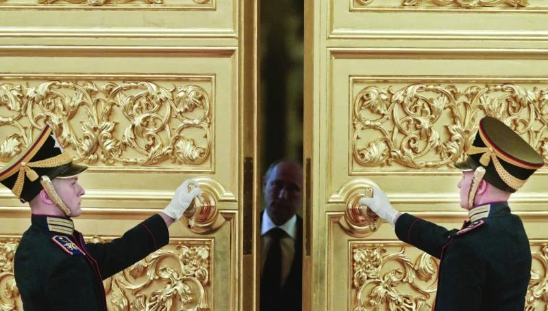Russia’s ‘humble servant’ savors yachts, planes and palaces