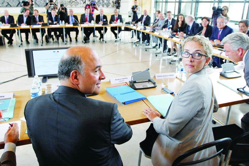 French govt, oil industry agree to cut fuel prices