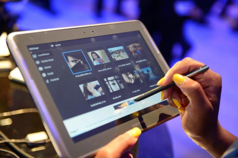 Tablet sales to top 100 million in 2012