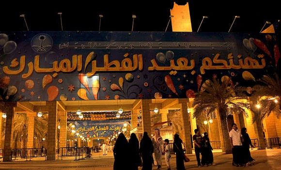 Riyadh’s Masmak Palace attracts thousands during Eid holiday