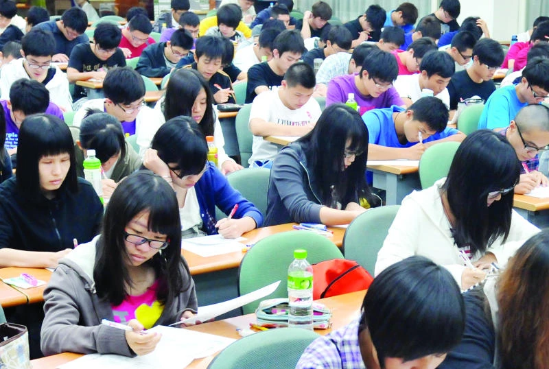 Fears in Taiwan over downside of education boom