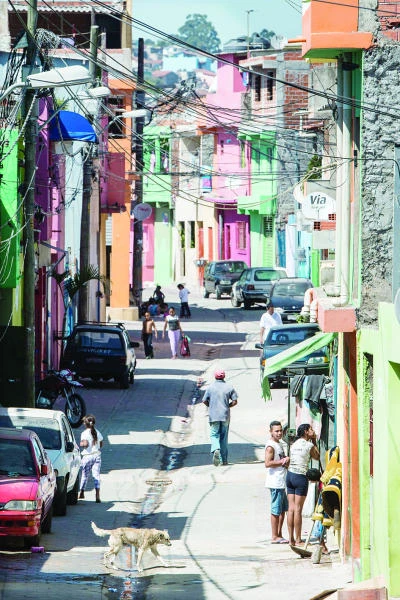 Sao Paulo slum transforms into vibrant community