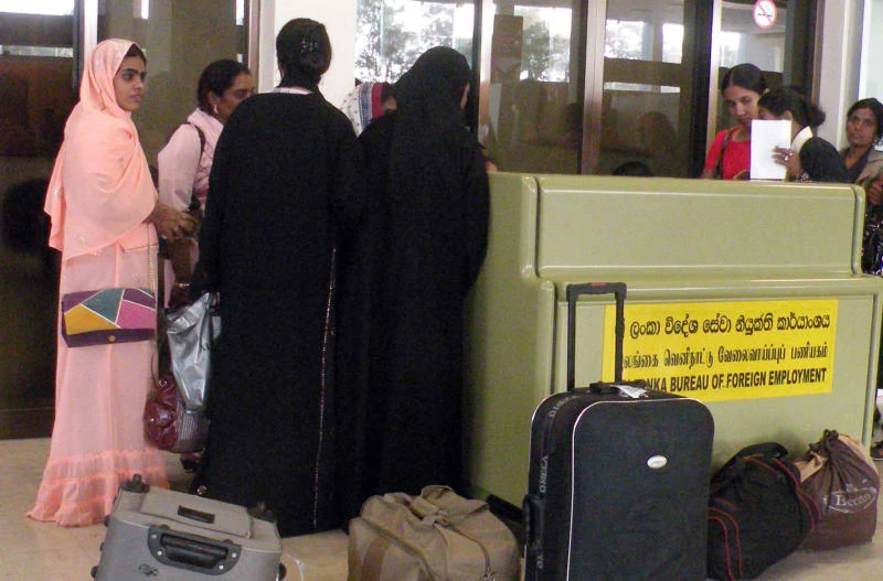 Saudis report some domestic workers prey on elderly